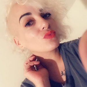 Meet your Posher, Yolanda